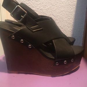 Forever21 Black Strappy Wedges